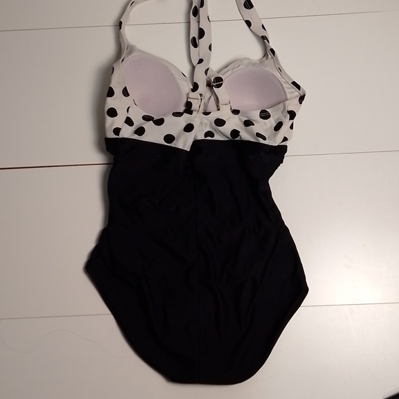 Cupshe Black and White Polka Dot One Piece Swimsuit - Picture 4 of 4